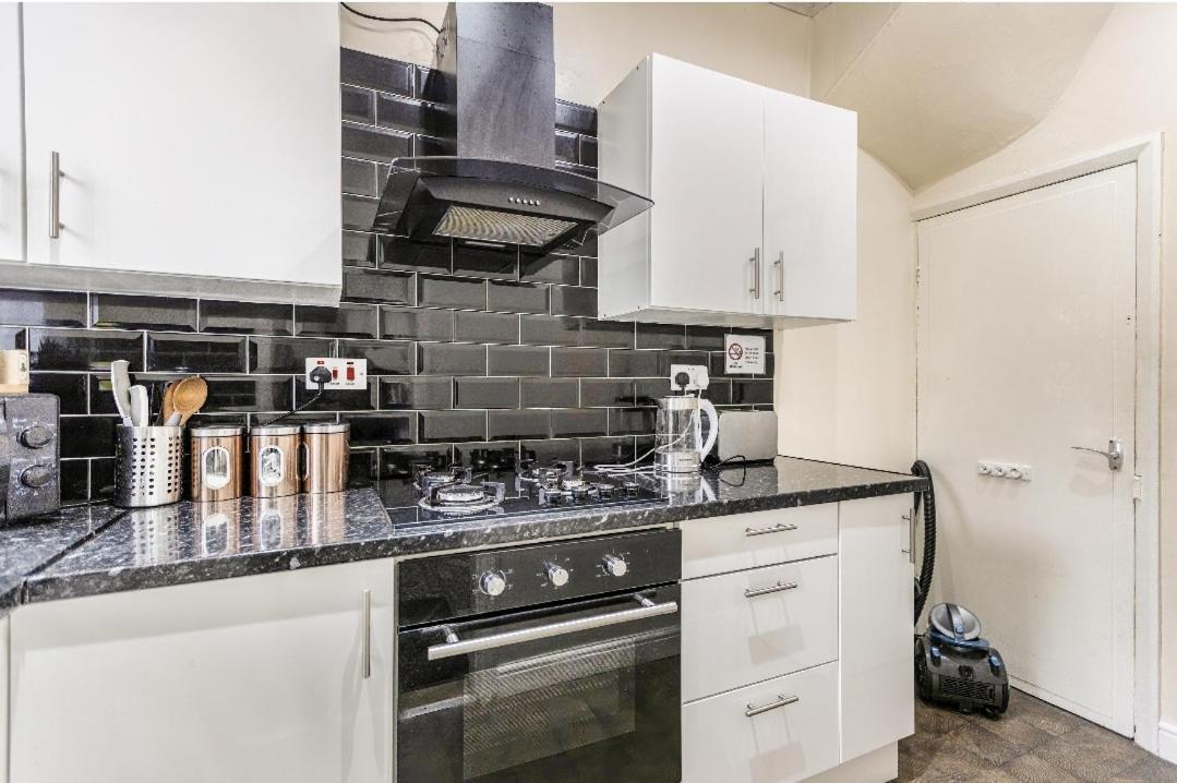Bright Sunny, Double Bed With Garden, Tv And Wi-Fi Hotell Leeds  Exteriör bild